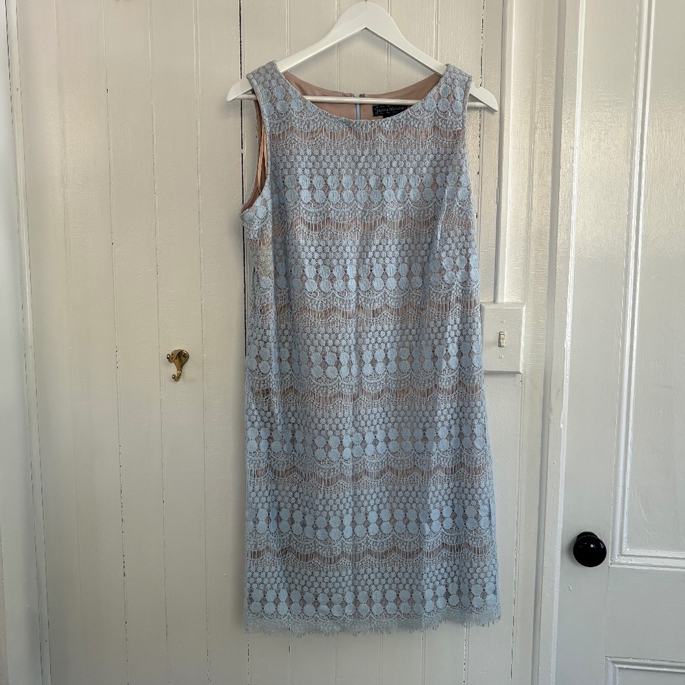 Jessica Howard sleeveless Light Blue Lace Sheath with Taupe underslip Size 14